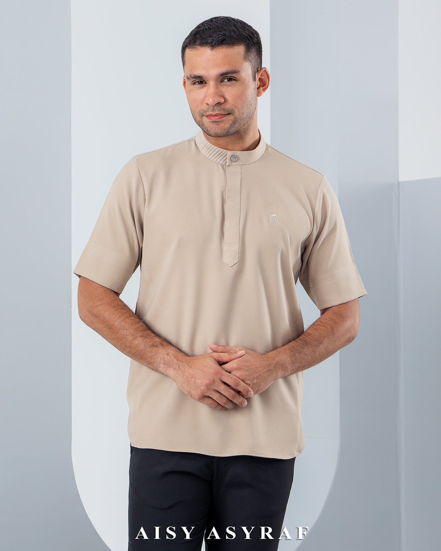 Kurta Hagia - Nude